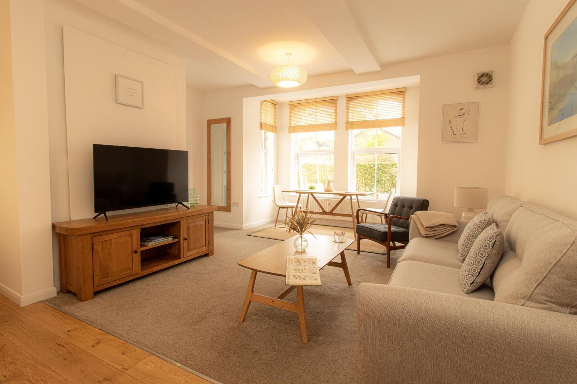 Crescent House Apartments 텔퍼드 외부 사진