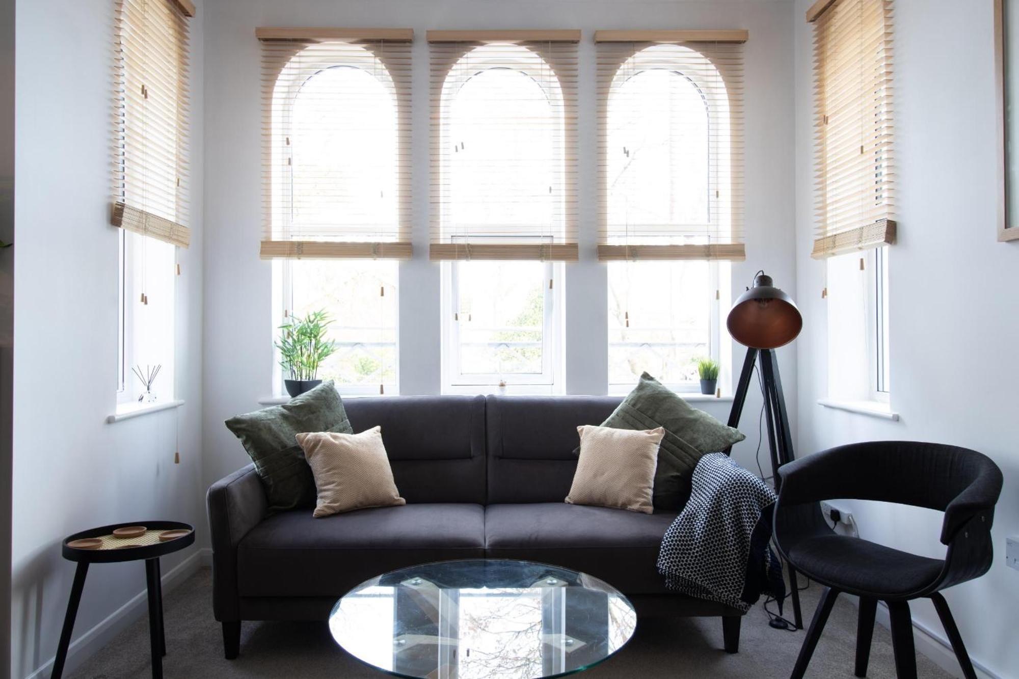 Crescent House Apartments 텔퍼드 객실 사진