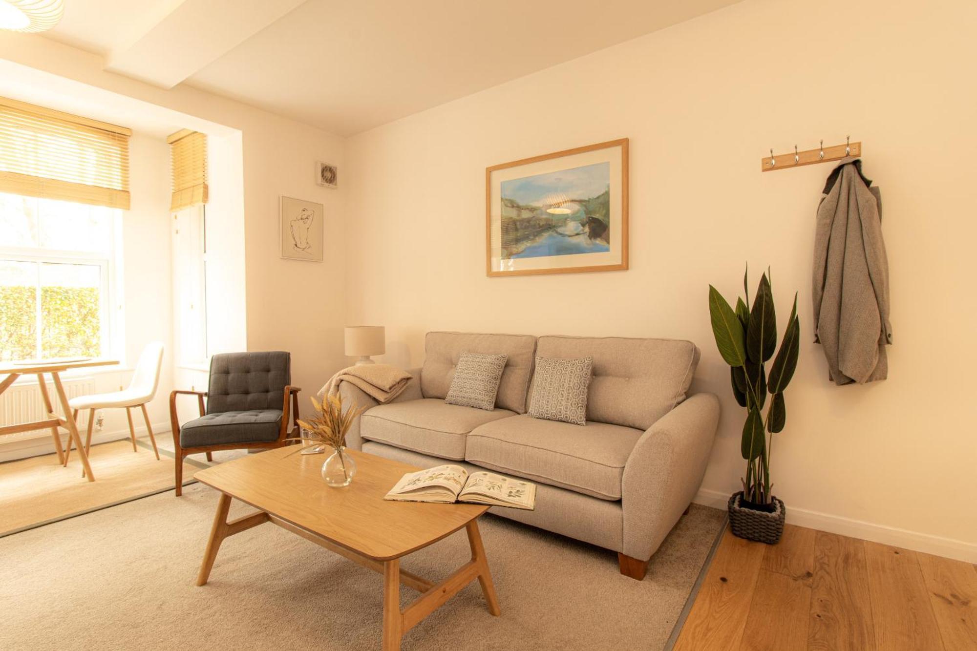 Crescent House Apartments 텔퍼드 객실 사진