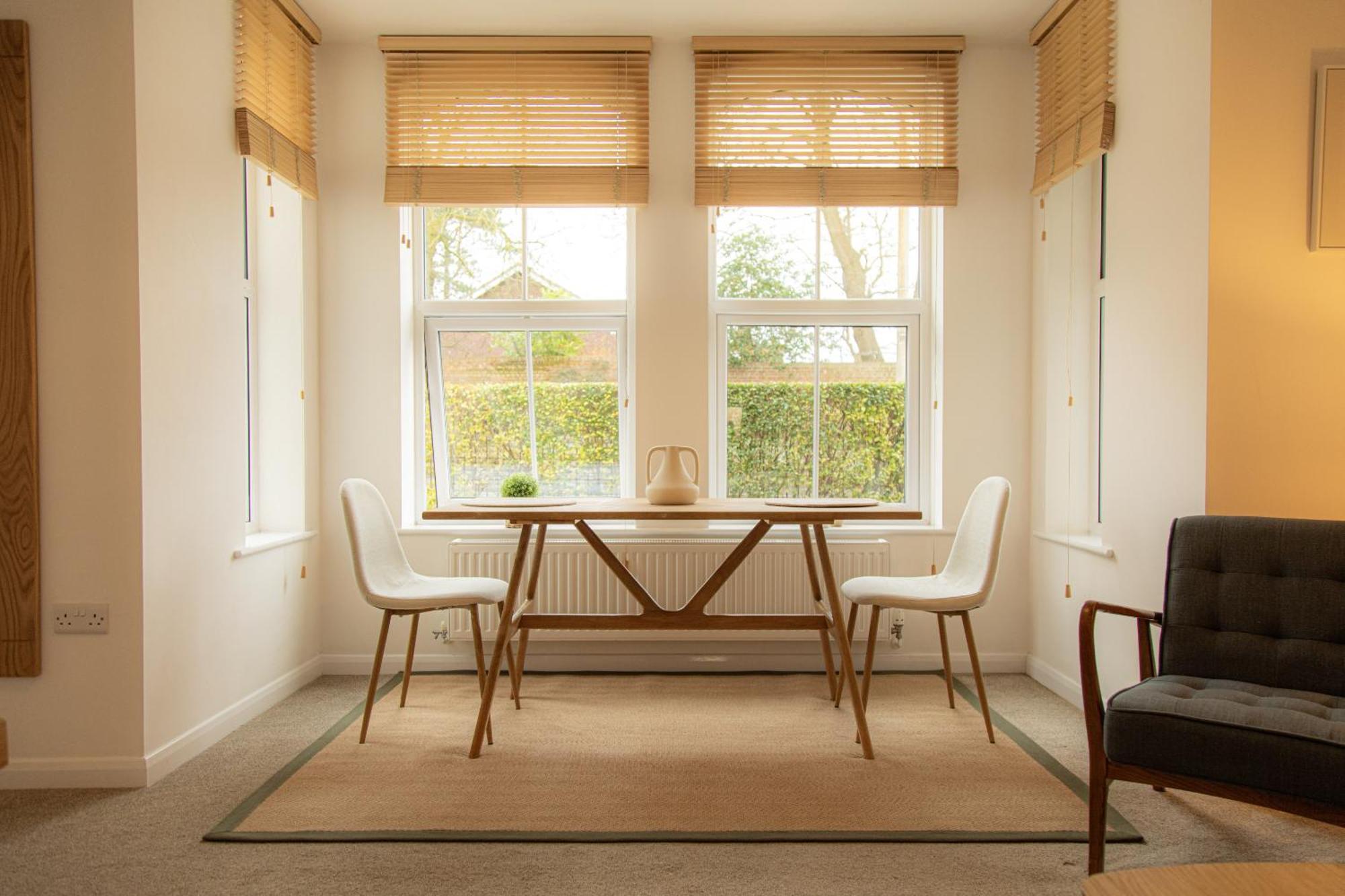 Crescent House Apartments 텔퍼드 객실 사진