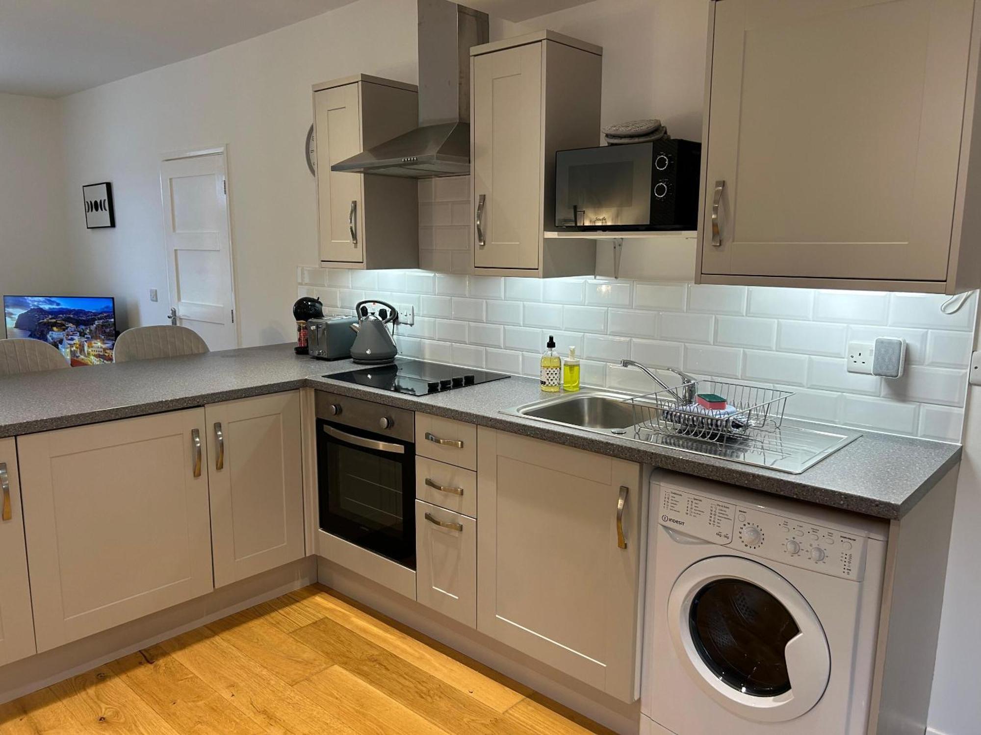 Crescent House Apartments 텔퍼드 객실 사진